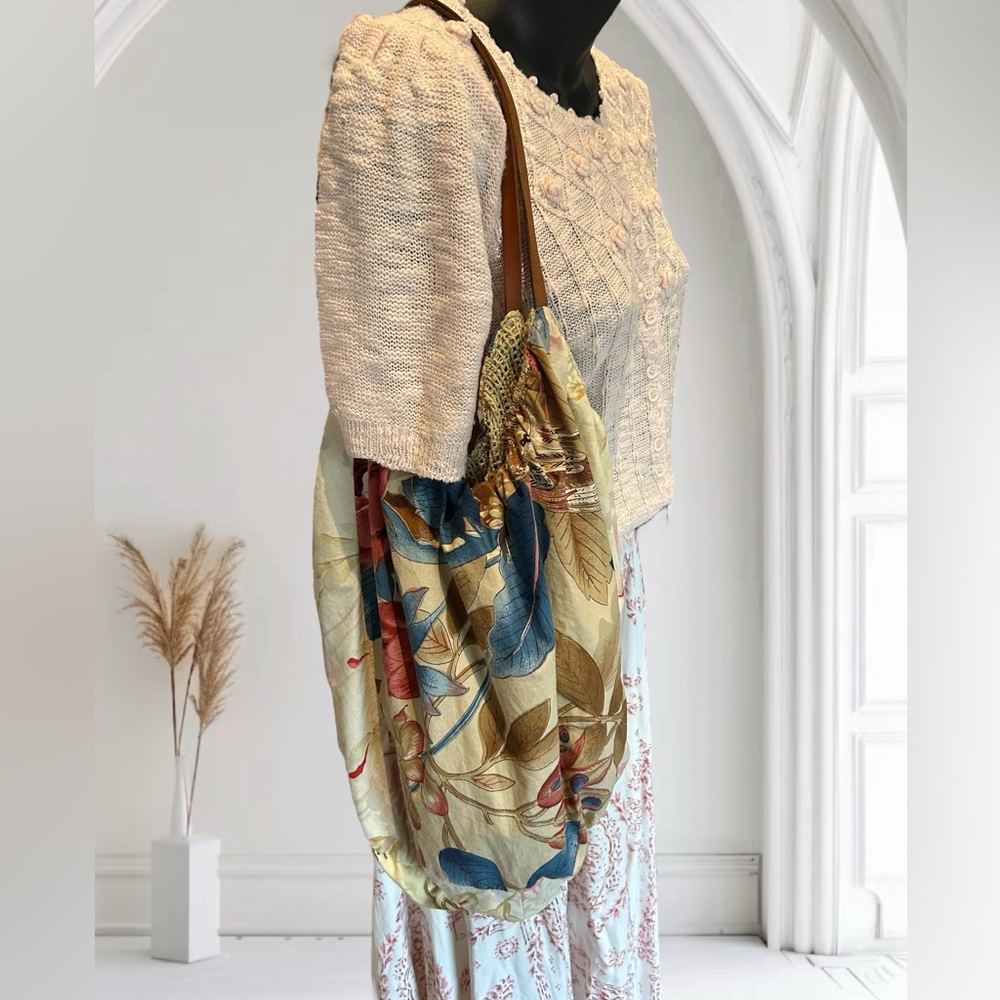 LES‎ HABIT’S NEUFS France Handmade Upcycled patchwork vintage fabric bag tote